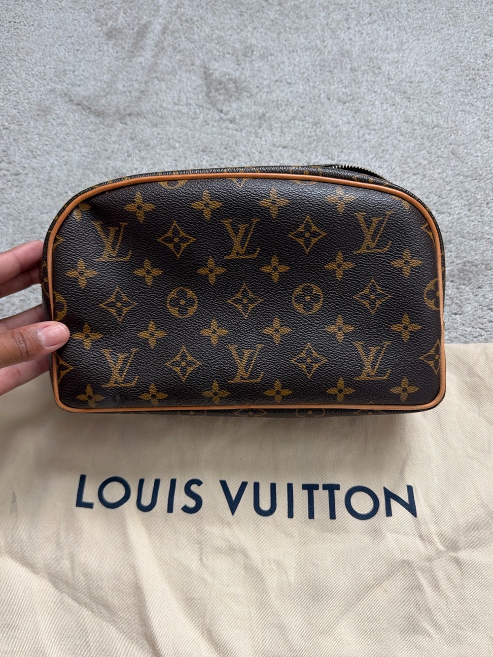 Louis Vuitton Toiletry 25 Cosmetic Bag